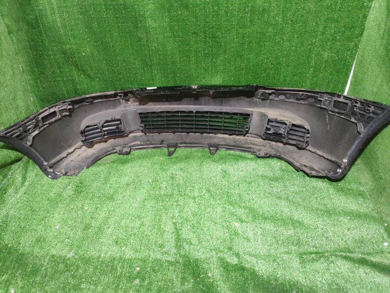 Бампер передний Golf 1K1