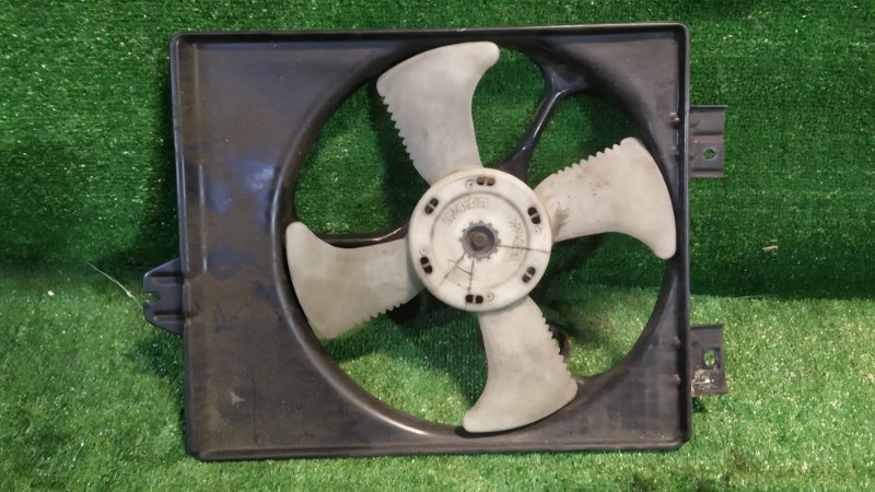 Диффузор радиатора Mitsubishi Dion CR6W 4G63 (б/у)