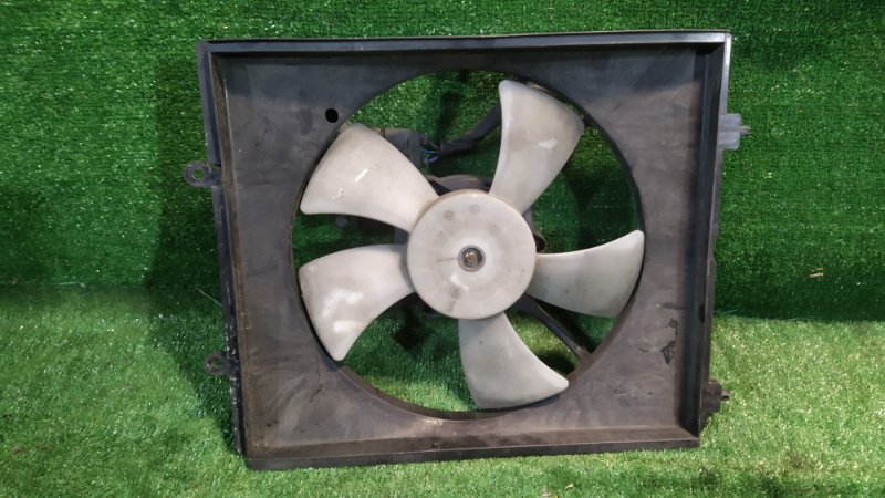 Диффузор радиатора Mitsubishi Dion CR6W 4G63 (б/у)