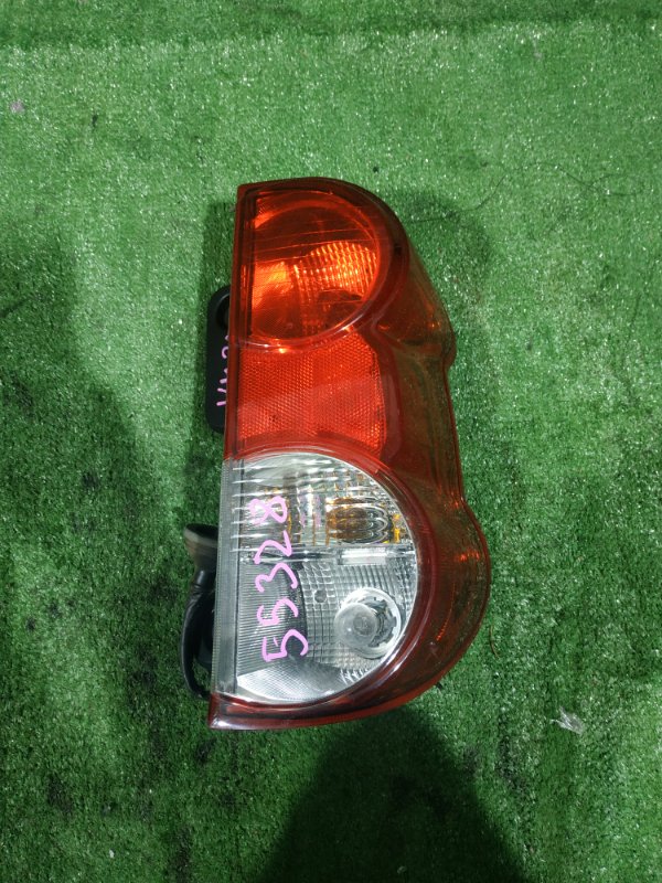 Стоп-сигнал Nissan Nv200 VM20 HR16DE 2012 правый (б/у)