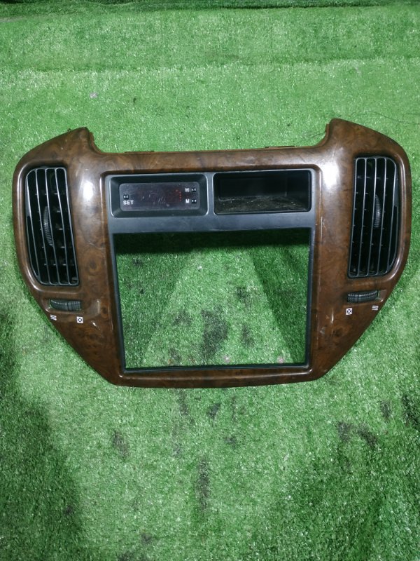 Рамка магнитофона Mitsubishi Dion CR6W 4G94 2004 (б/у)
