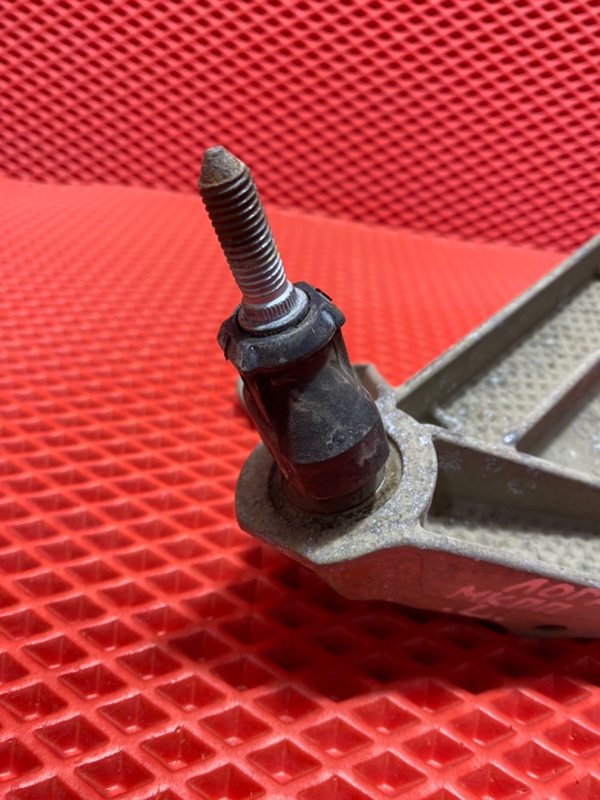 Кронштейн Renault Logan LS0G/LS12 K7J