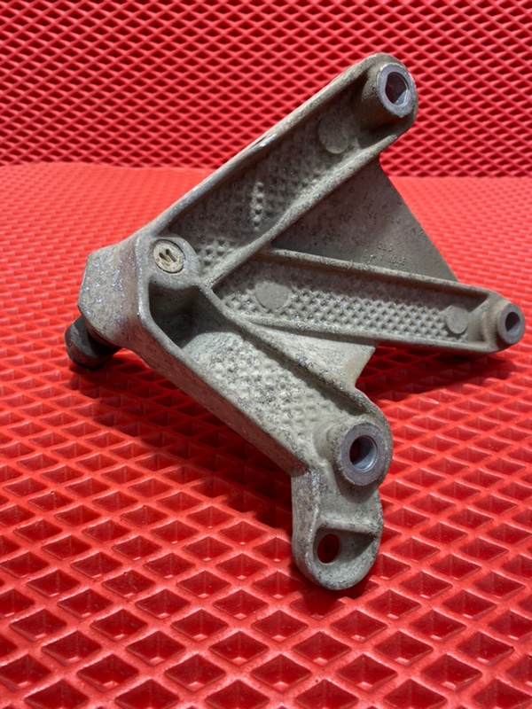 Кронштейн Logan 2008 LS0G/LS12 K7J