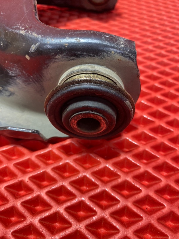 Рычаг подвески передний правый Logan 2008 LS0G/LS12 K7J