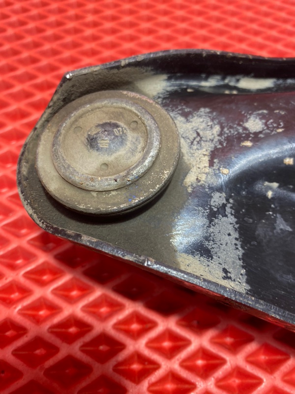 Рычаг подвески передний правый Logan 2008 LS0G/LS12 K7J