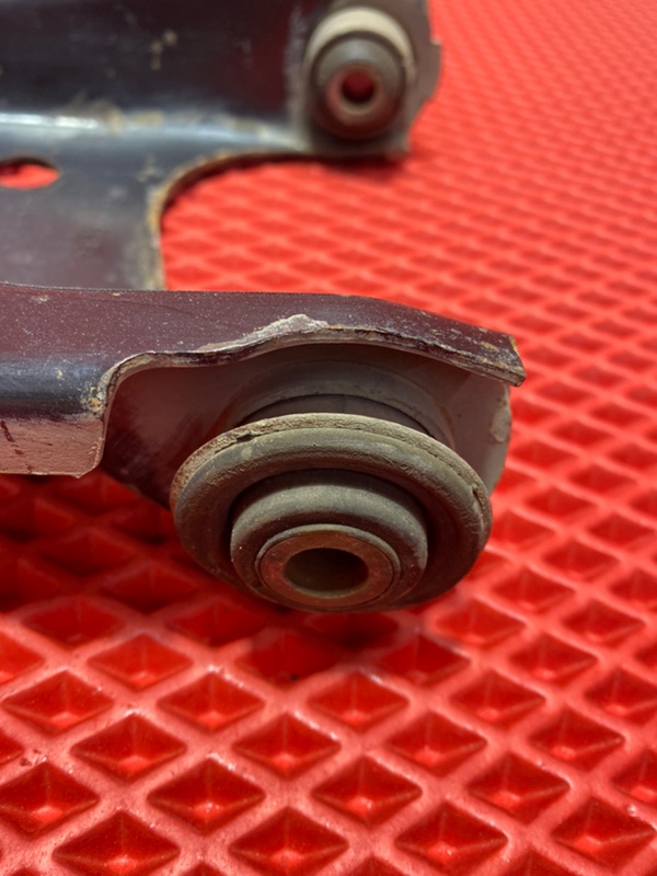 Рычаг подвески передний левый Logan 2008 LS0G/LS12 K7J Рычаг подвески передний левый Logan 2008 LS0G/LS12 K7J