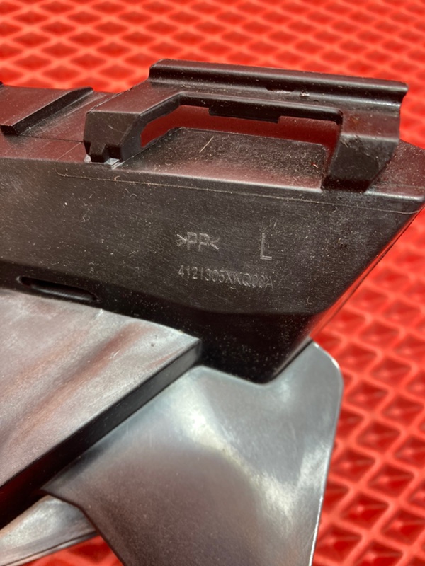 Кронштейн фары передний левый F7 2019