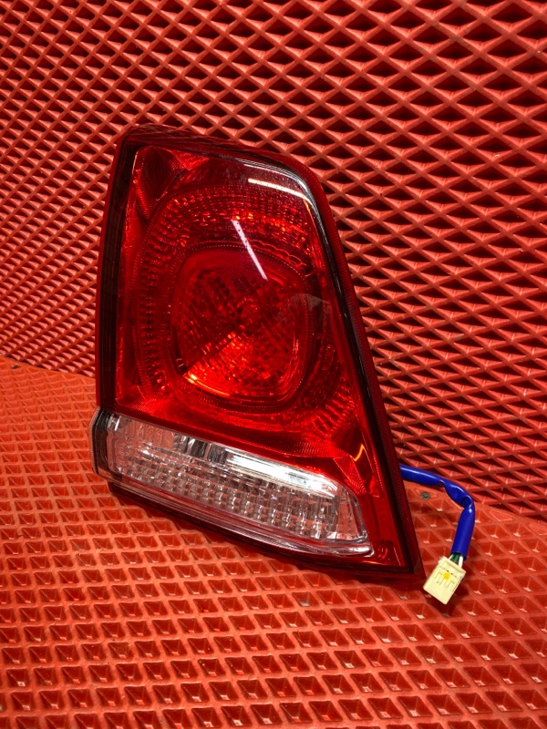 Фонарь внутренний задний левый Land Cruiser 2010 200 Фонарь внутренний задний левый Land Cruiser 2010 200