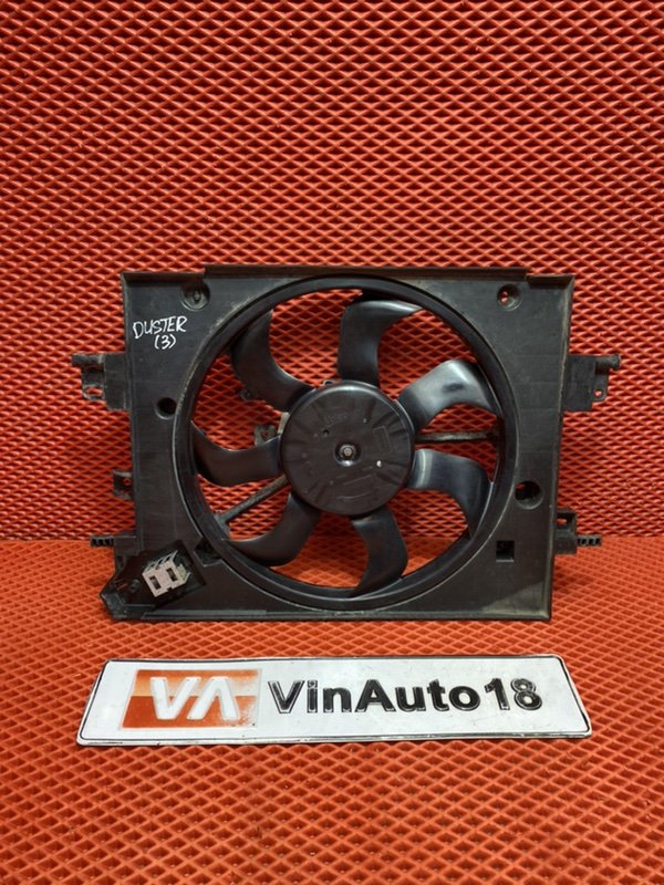 Запчасть диффузор радиатора Renault Duster 2021 F4R 410 214814130R Б/У Диффузор радиатора Renault Duster 2021 F4R 410 214814130R Б/У
