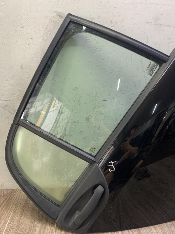 Дверь задняя правая Forfour 2006 хетчбэк-5ти дв.