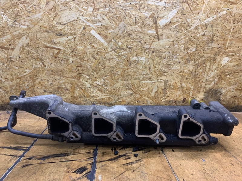 Коллектор впускной TGL 2011 грузовик DO834 LFL64