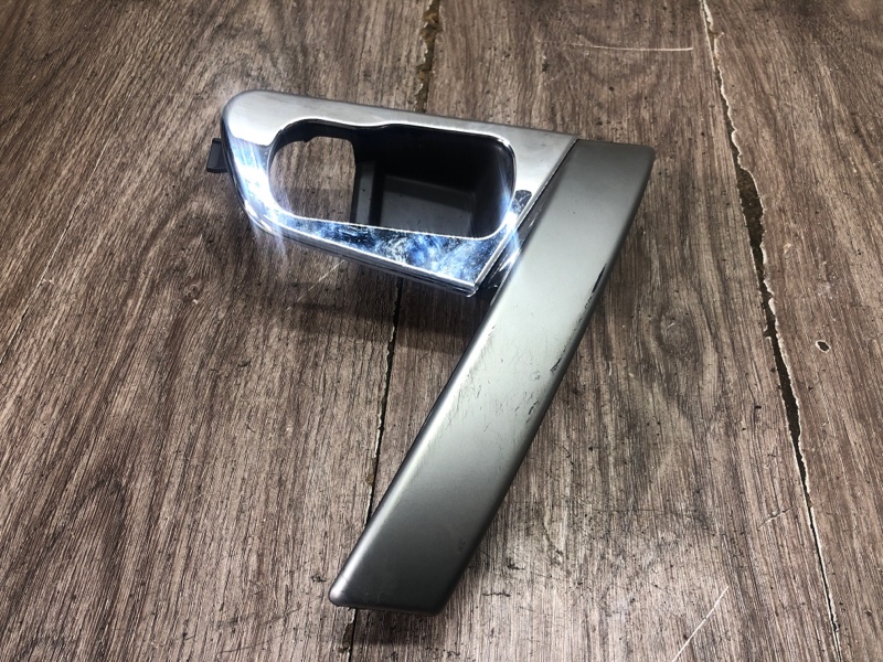 Молдинг на дверь передний левый Nissan Qashqai 2008 кроссовер MR20DE 80951jd000 контрактная