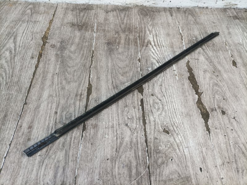 Молдинг стекла двери передний левый XF 2009 седан 4дв. 306DT