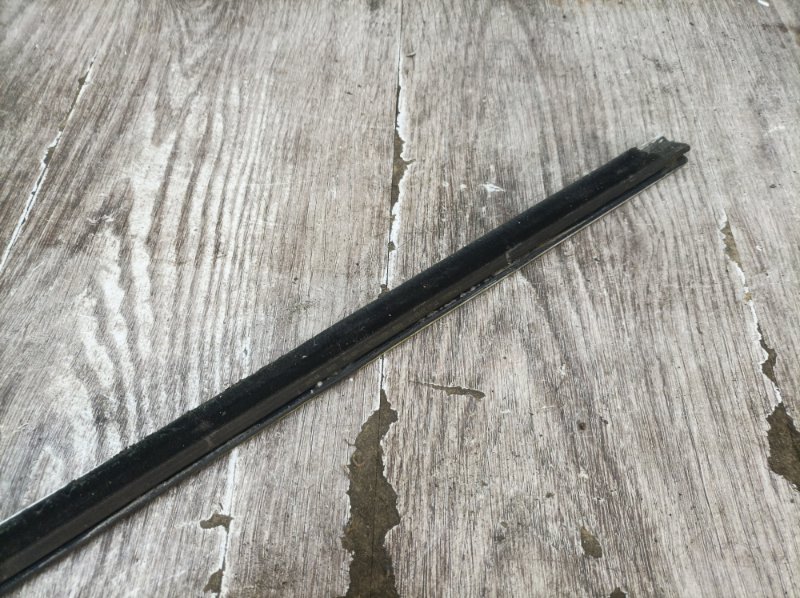 Молдинг стекла двери передний левый XF 2009 седан 4дв. 306DT