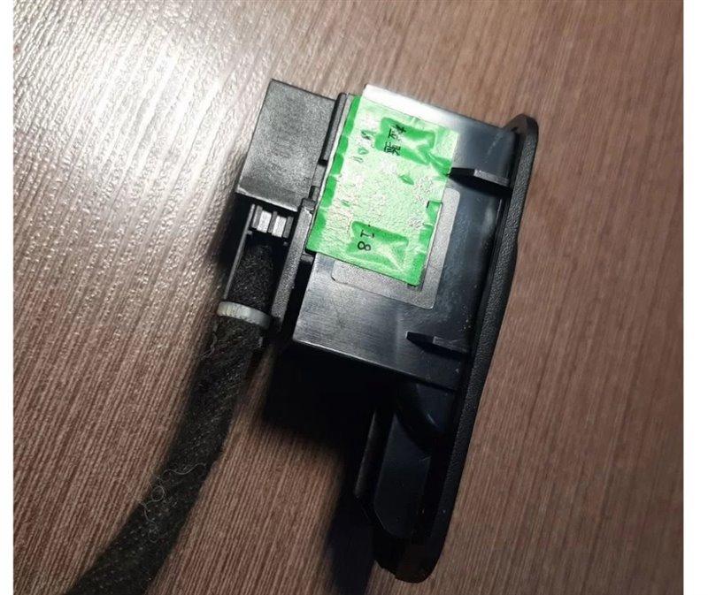 Кнопка стеклоподъемника Tiggo 3 2014 SQRE4G16 Кнопка стеклоподъемника Tiggo 3 2014 SQRE4G16