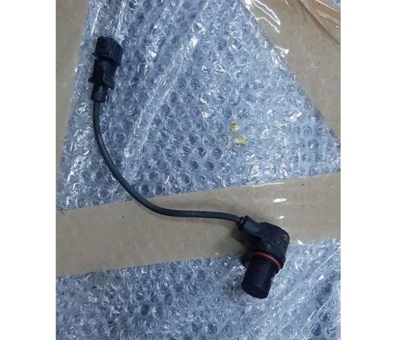 Запчасть датчик положения коленвала GEELY GC6 2014 MR479QN E150030005 Б/У Датчик положения коленвала GEELY GC6 2014 MR479QN E150030005 Б/У