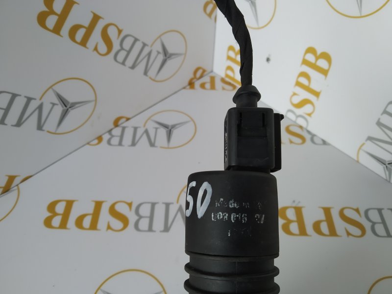 Насос омывателя E-class 2006 W211 OM642 Насос омывателя E-class 2006 W211 OM642