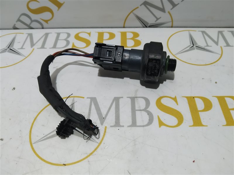 Датчик кондиционера Mercedes E-class W212 OM642 Датчик кондиционера Mercedes E-class W212 OM642