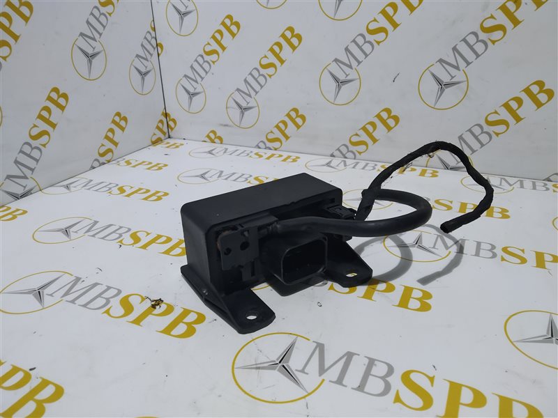 Запчасть реле свечей накала Mercedes C-class 2002 W203 OM612 A6489000100 контрактная Реле свечей накала Mercedes C-class 2002 W203 OM612 A6489000100 контрактная