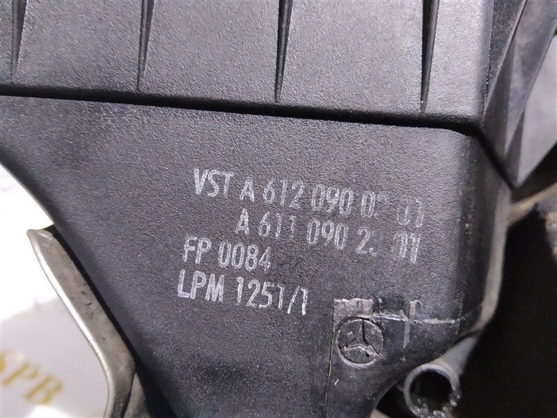 Корпус воздушного фильтра Mercedes C-class W203 OM612 Корпус воздушного фильтра Mercedes C-class W203 OM612