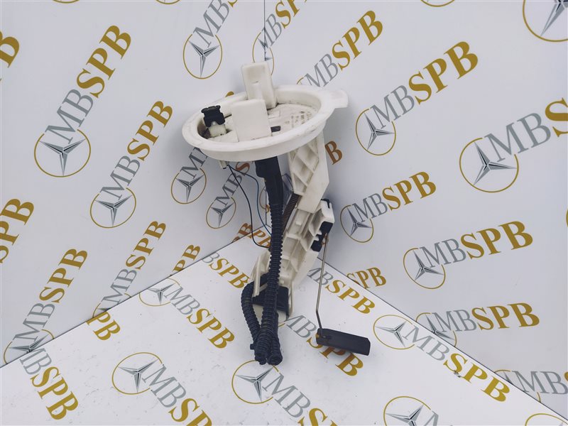 Запчасть датчик уровня топлива Mercedes W204 OM651 A2044700694 контрактная Датчик уровня топлива Mercedes W204 OM651 A2044700694 контрактная