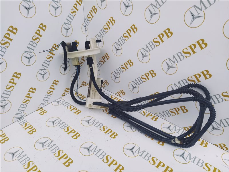 Запчасть датчик уровня топлива Mercedes X204 OM651 A2044700694 контрактная Датчик уровня топлива Mercedes X204 OM651 A2044700694 контрактная