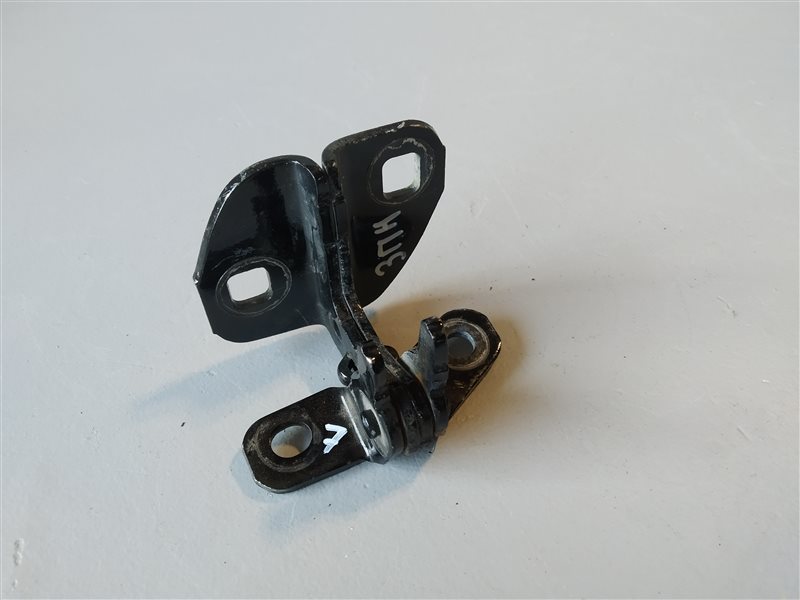 Петля двери задняя правая Chevrolet Tahoe T1XX 23396436 контрактная