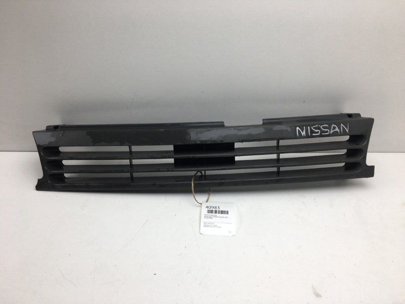 Решетка радиатора Nissan Avenir VENW10 GA16DS 1993 (б/у)
