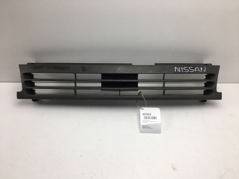 Решетка радиатора Nissan Avenir VENW10 GA16DS 1993 (б/у)
