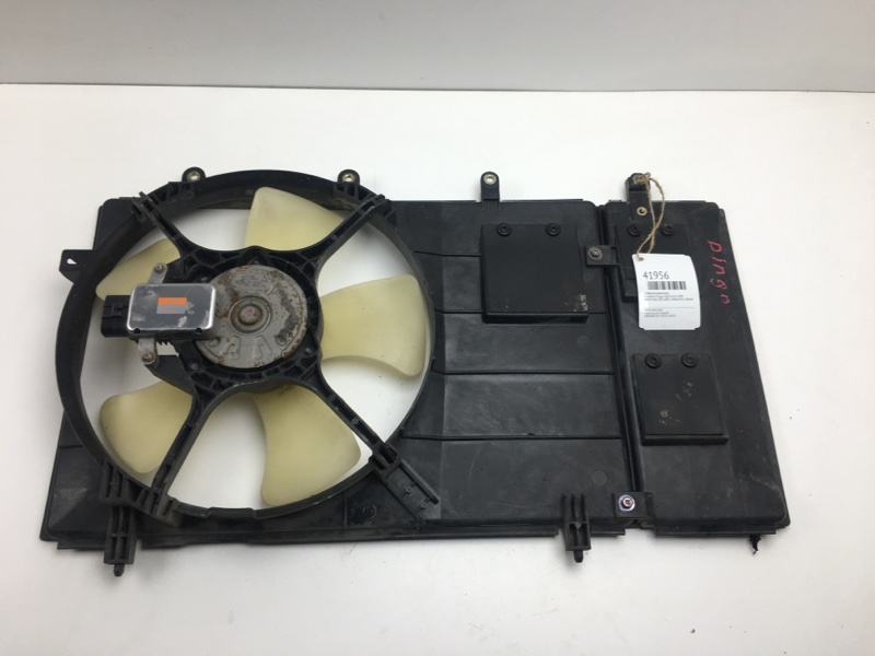 Диффузор радиатора Mitsubishi Dingo CQ2A 4G15 1999 (б/у)