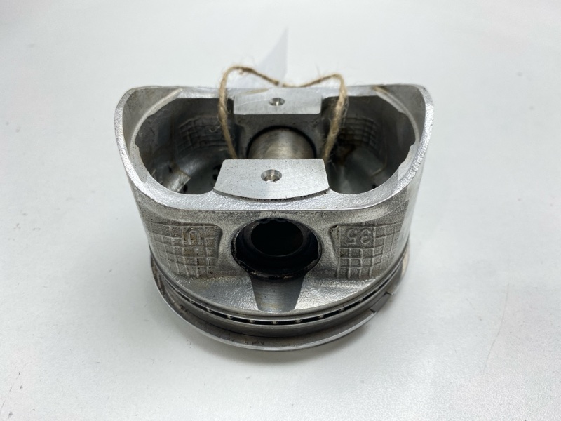 Поршень Cefiro 1997 PA32 VQ25DE