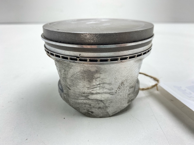 Поршень Cefiro 1997 PA32 VQ25DE