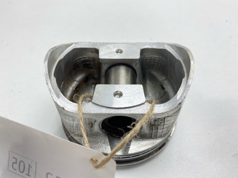 Поршень Cefiro 1997 PA32 VQ25DE