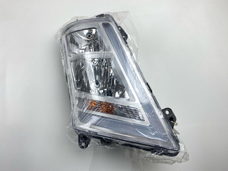 Фара передняя правая Volvo FH 2019 D13K460 22239217 новая