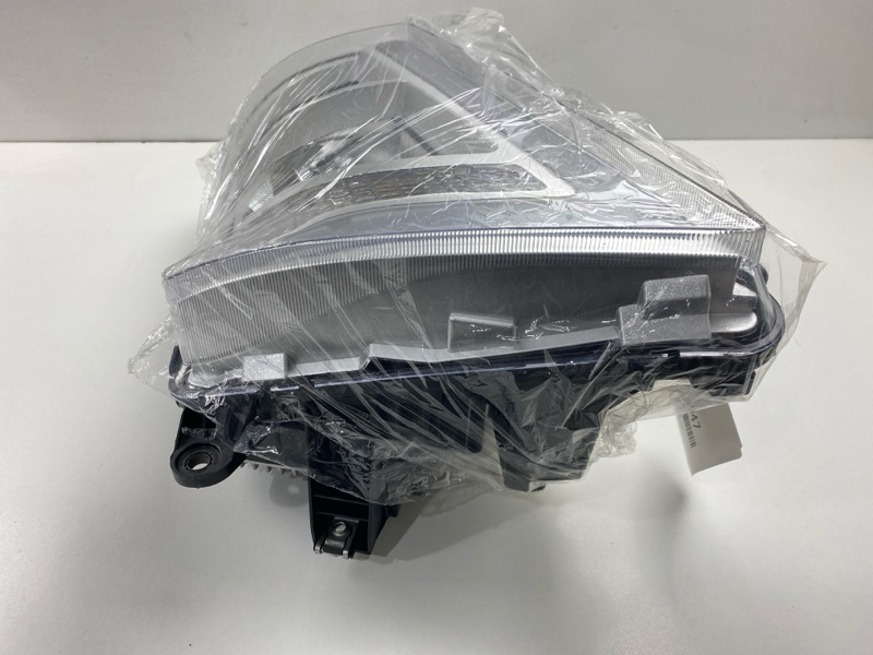 Фара передняя правая FH 2019 D13K460