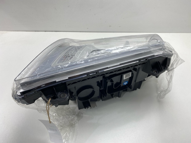 Фара передняя правая FH 2019 D13K460