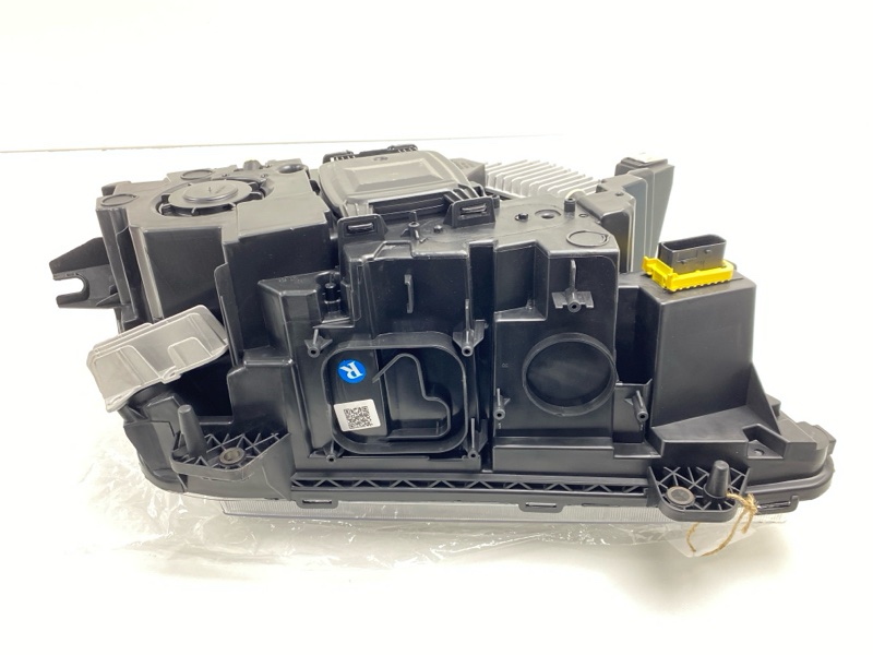 Фара передняя правая FH 2019 D13K460