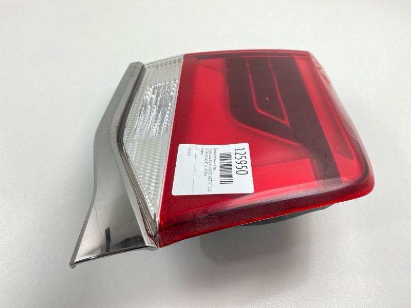 Вставка багажника левая Toyota Land Cruiser VDJ200 1VDFTV