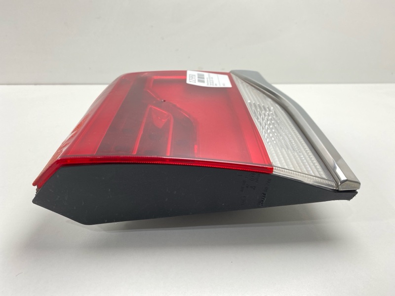 Вставка багажника левая Land Cruiser 2016 VDJ200 1VDFTV