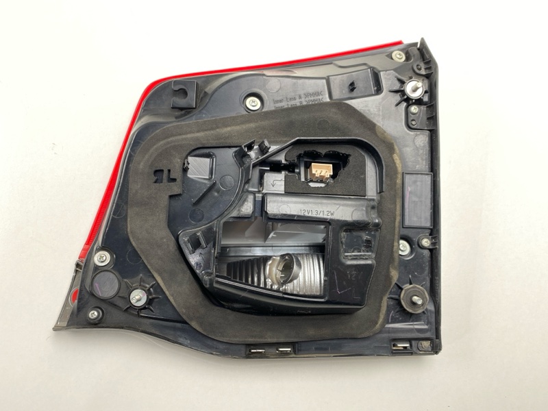 Вставка багажника левая Land Cruiser 2016 VDJ200 1VDFTV