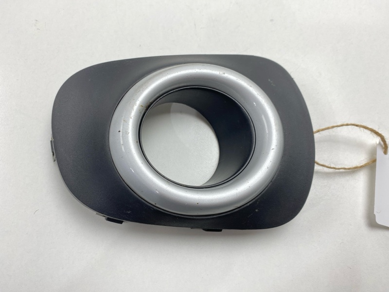 Накладка бампера правая Pajero Sport 2012 KH0 4D56 Накладка бампера правая Pajero Sport 2012 KH0 4D56