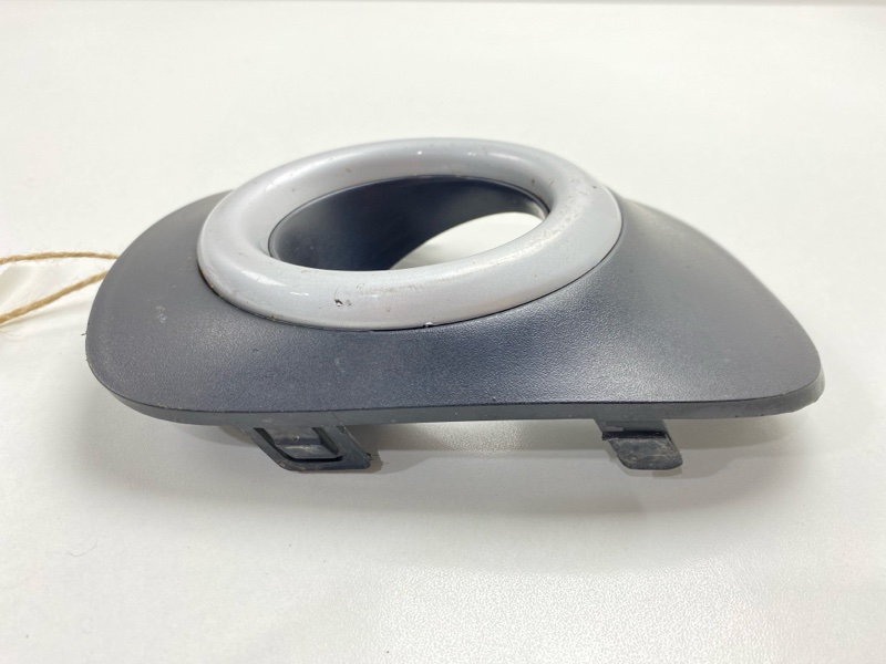 Накладка бампера правая Pajero Sport 2012 KH0 4D56 Накладка бампера правая Pajero Sport 2012 KH0 4D56