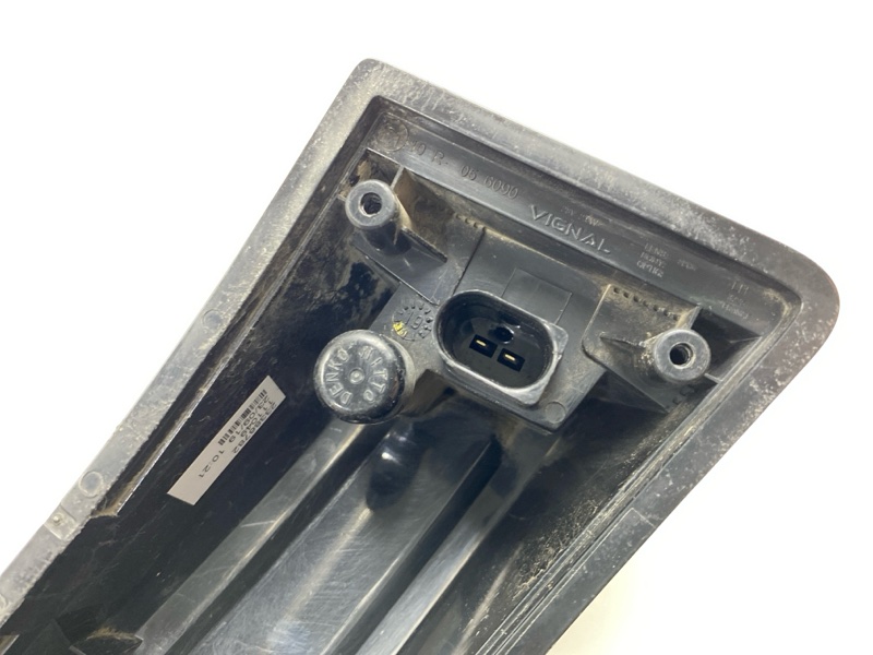 Повторитель поворота левый FH 2019 D13K460