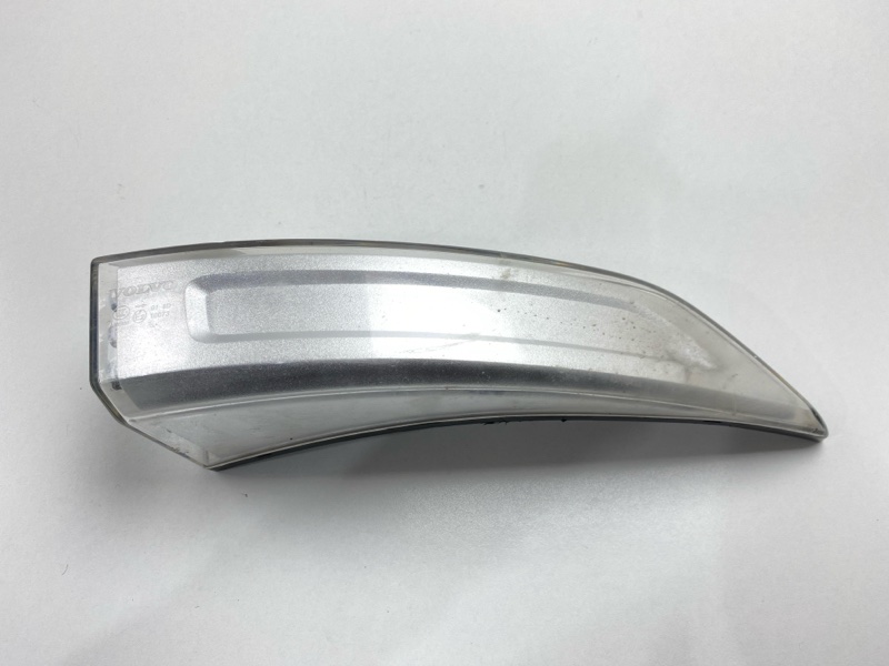 Повторитель поворота правый Volvo FH 2019 D13K460 23386781 Б/У