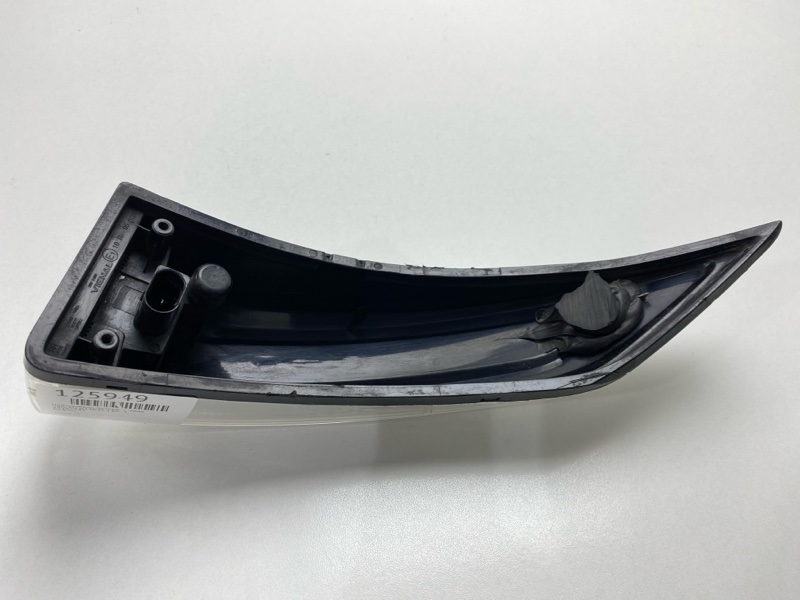 Повторитель поворота правый FH 2019 D13K460