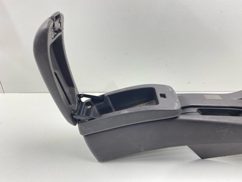 Консоль между сидений Sprinter 1994 AE100 5AFE