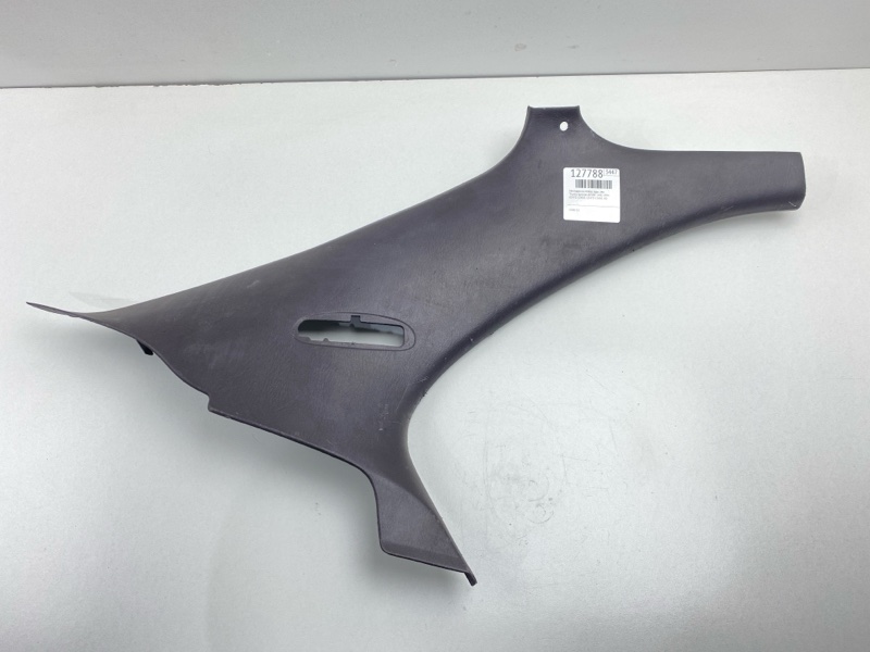 Накладка на стойку задняя левая Toyota Sprinter 1994 AE100 5AFE 62472-12661 Б/У