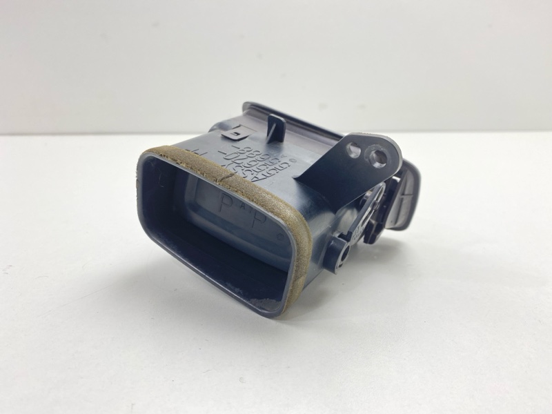 Дефлектор воздушный левый Sprinter 1994 AE100 5AFE