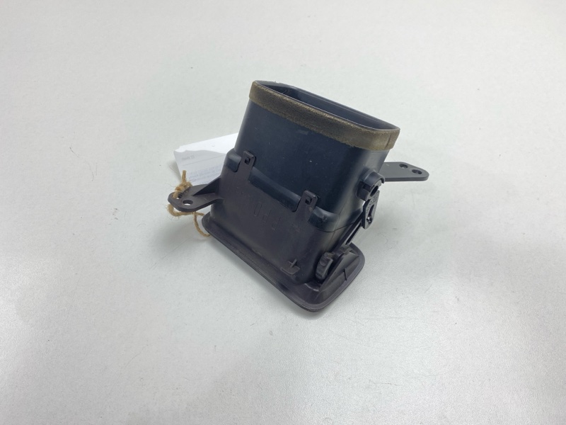 Дефлектор воздушный левый Sprinter 1994 AE100 5AFE