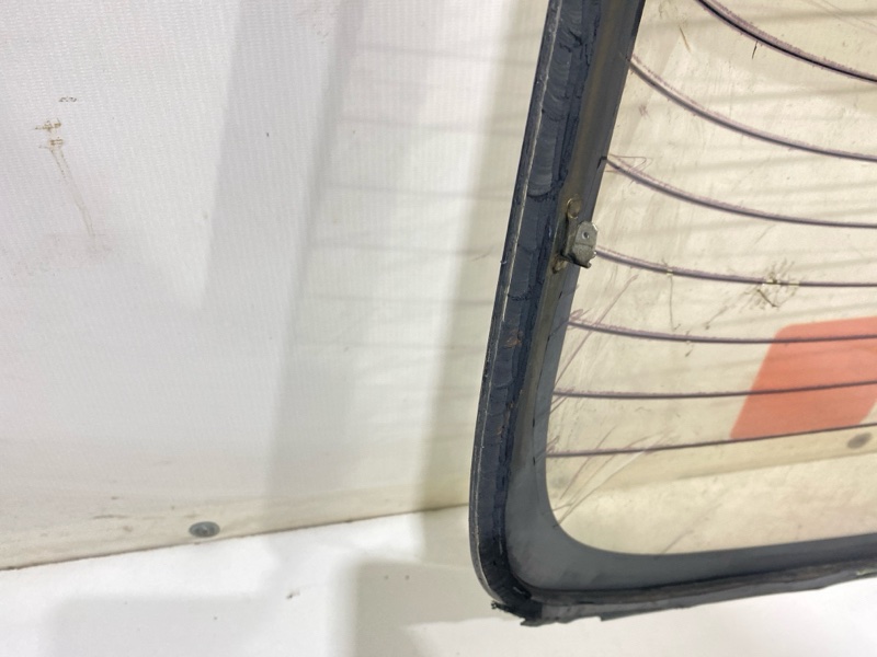 Стекло заднее Sprinter 1994 AE100 5AFE